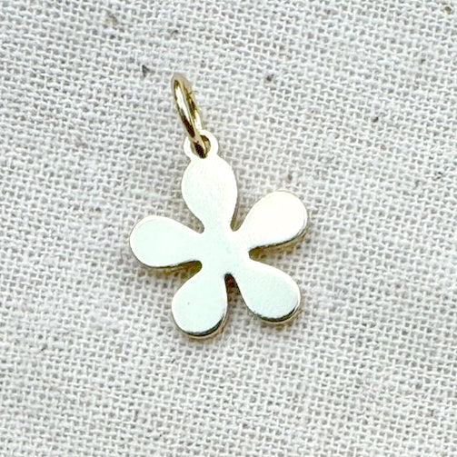 Daisy charm